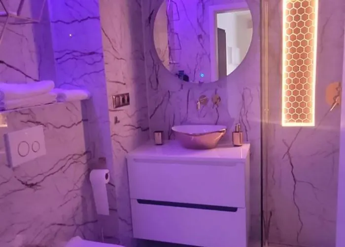 Διαμέρισμα Hanza King 1 And *